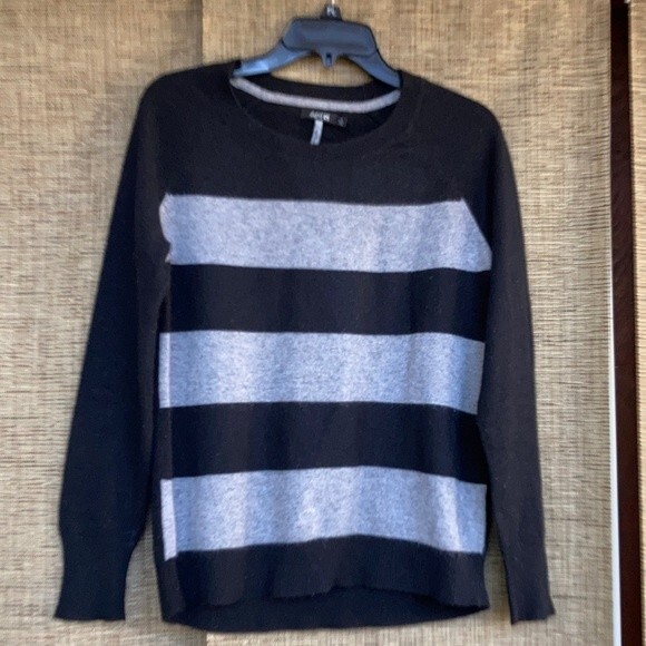 Apt 9 cashmere front stripe sweater. - Picture 1 of 4